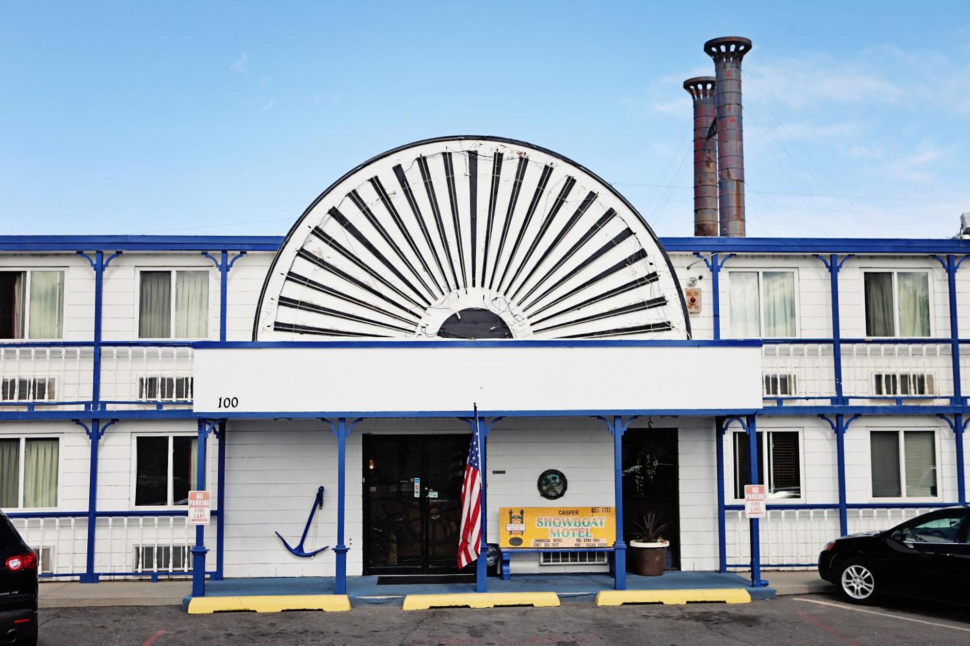National 9 Showboat Motel Casper