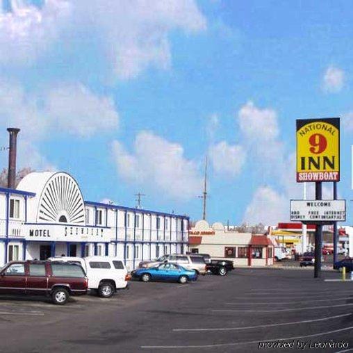 National 9 Showboat Motel Casper