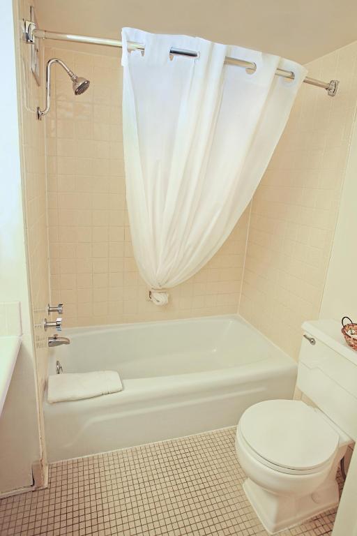 Motel National 9 Showboat 2*
